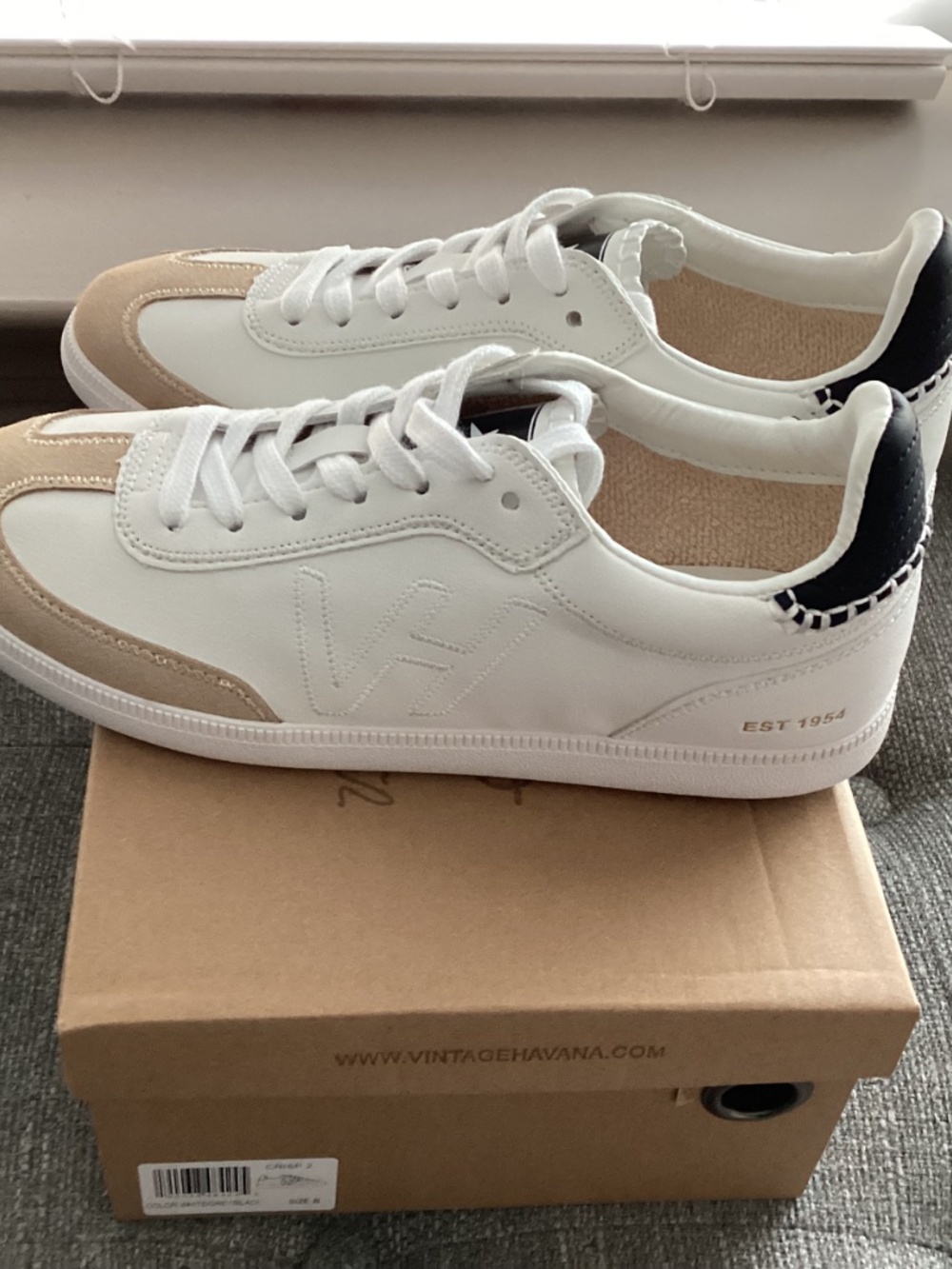 Vintage Havana Crisp Sneaker (Women), size 8 - Picture 13 of 13
